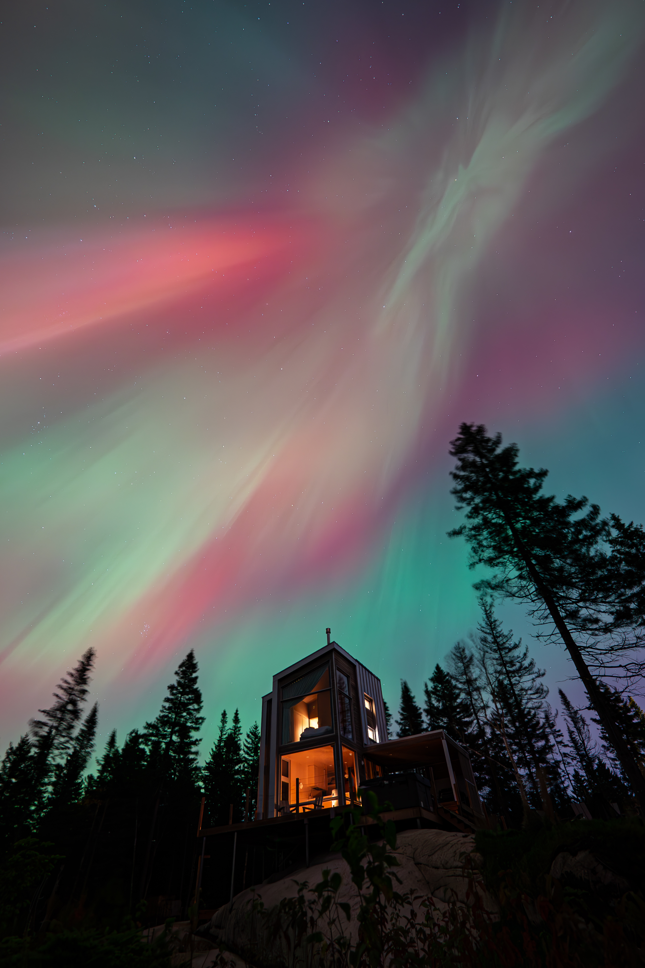 Cotton Candy Skies Aurora, Quebec