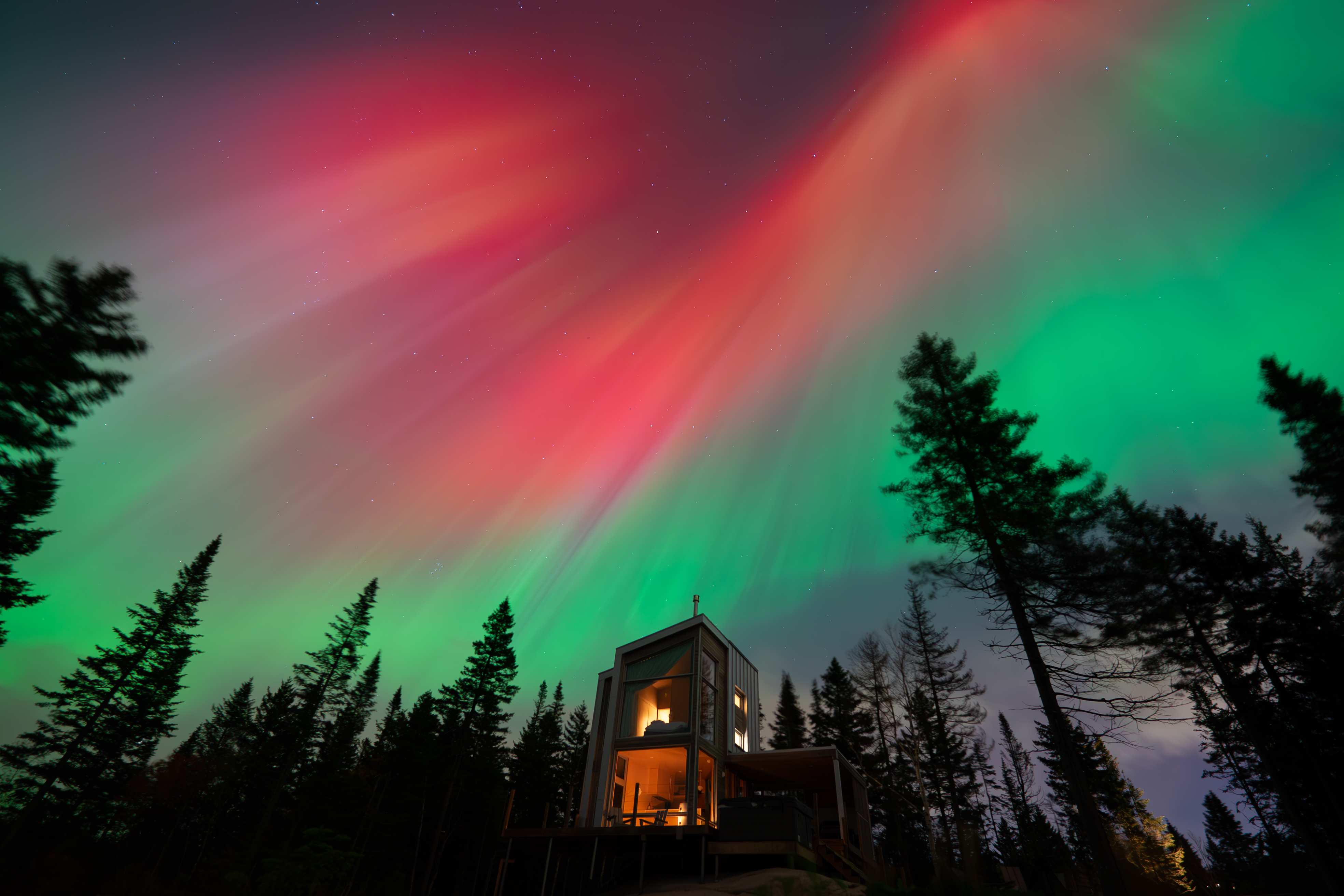 Red Aurora Dance, Quebec